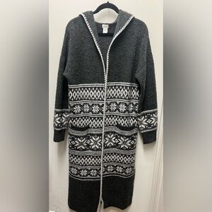 Aspen gray and white fair Isle knit hooded open front duster cardigan size M